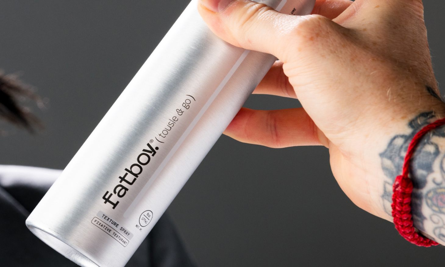 FATBOY'S TOUSLE & GO OFERĂ O REÎMPROSPĂTARE INSTANTANEE A PĂRULUI ȘI TEXTURĂ FĂRĂ EFORT